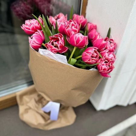 Букет живых цветов ДОМ ЦВЕТОВ АННЫ БАКАЛОВОЙ Букет пион тюльпан розовый