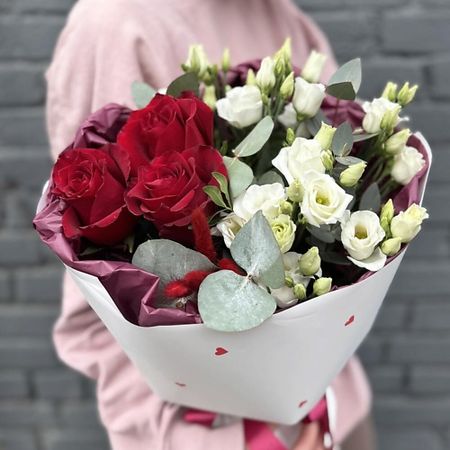 Букет живых цветов ЕЖЕВИКА Поцелуй любви наклеек с фразами о любви 29 шт