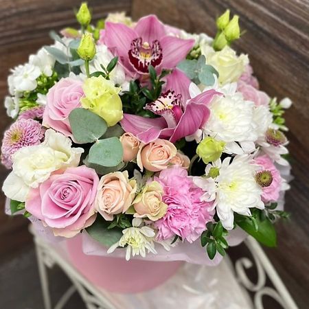 Букет живых цветов ЦВЕТЫ ДЛЯ ВАС Композиция сборная 35х35см