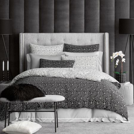 Комплект постельного белья Togas Бейкер черный Полуторный