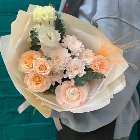 Букет живых цветов ЦВЕТЫ МИШКИ Букет из ранункулюса и хризантемы шелковые хризантемы свадебный букет