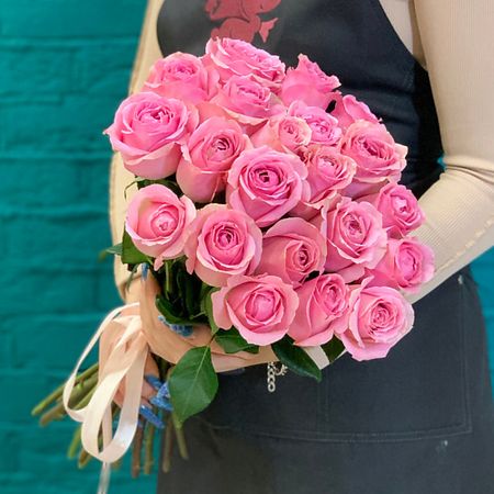 Букет живых цветов ЦВЕТЫ МИШКИ Букет из 21 розовой розы букет живых ов 4 сезона монобукет из 25 роз в ярко розовой гамме