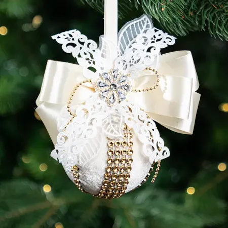 Шар елочный KREAFORTA с бантом ø13 см шампань