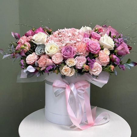 Букет живых цветов ДЕЛА ЦВЕТОЧНЫЕ ЦВЕТЫ.ЯГОДА.ДЕКОР Коробка с цветами «Пудра» дела тайной канцелярии дашкевич в