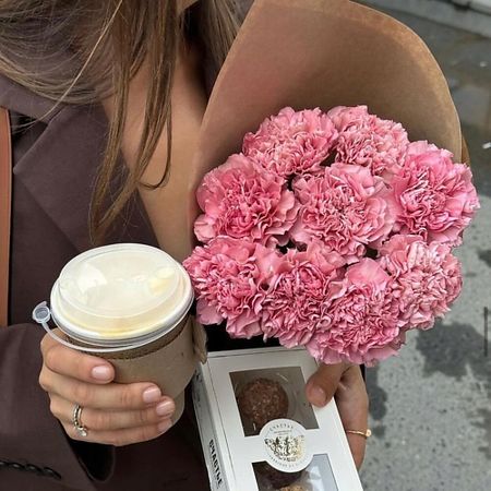 Букет живых цветов МНОГО ЦВЕТОВ ЦВЕТОЧНЫЙ МАГАЗИН Кулек комплимент из розовых диантусов nitecore tini3 много ный фонарик 600 люмен