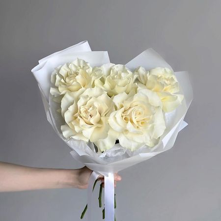 Букет живых цветов МНОГО ЦВЕТОВ ЦВЕТОЧНЫЙ МАГАЗИН Монобукет из 5 французских роз nitecore tini3 много ный фонарик 600 люмен