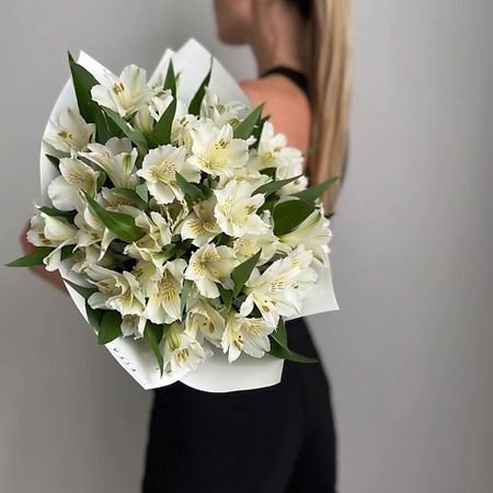 Букет живых цветов МНОГО ЦВЕТОВ ЦВЕТОЧНЫЙ МАГАЗИН Букет из белых альстромерий nitecore tini3 много ный фонарик 600 люмен