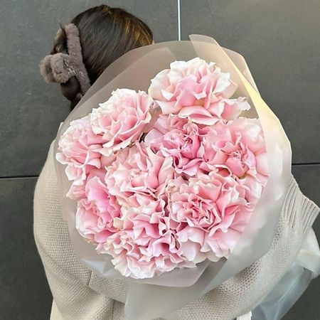 Букет живых цветов МНОГО ЦВЕТОВ ЦВЕТОЧНЫЙ МАГАЗИН Монобукет из 9 французкиз роз nitecore tini3 много ный фонарик 600 люмен