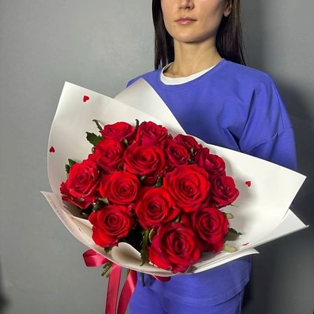 Букет живых цветов GLOW FLOWERS 15 красных роз в белой упаковке ивы белой коры экстракт с байкалином капс 30