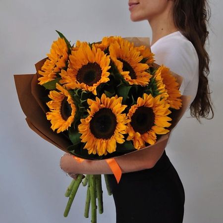 Букет живых цветов МНОГО ЦВЕТОВ ЦВЕТОЧНЫЙ МАГАЗИН Монобукет из 9 подсолнухов nitecore tini3 много ный фонарик 600 люмен