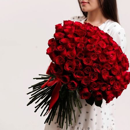 Букет живых цветов БУКЕТНАЯ ЛАВКА 101 Красная роза фото обои для пола beibehang красная роза белая роза лепесток пвх самоклеящиеся водостойкие