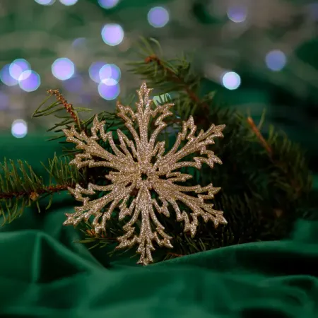 Новогоднее украшение Снежинка Морозко 12x12 см цвет золото