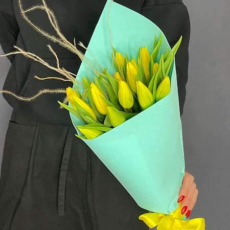 Букет живых цветов КАКТУСМАРКЕТ Букет Тюльпанов 15 шт