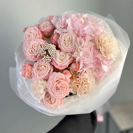 Букет живых цветов FLORES Нежная гортензия с пионовидными розами и диантусами винтажные наклейки с розами tiamech