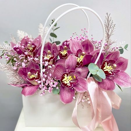 Букет живых цветов ОРАНЖ Сумочка с орхидеями maxgoods парчовая сумочка для украшений