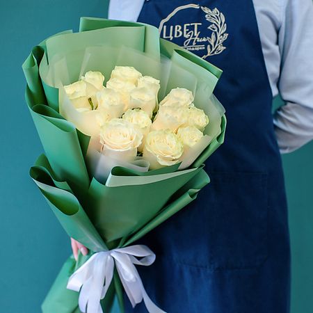 Букет живых цветов ЦВЕТНИК ЦВЕТЫ И ПОДАРКИ 15 роз Мондиаль в зеленой упаковке статуя будды зеленой тара из меди