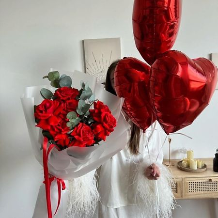 Букет живых цветов МY MOMENT Комбо красные французские розы и 3 фольгированных шарика ️ переключатели wgxcpp красные 3 контактные