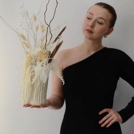 Букет из сухоцветов VLSHBN FLOWERS STATE Композиция из сухоцветов с перьями фазана складной бархатный веер с перьями