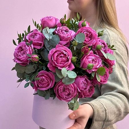 Букет живых цветов ЗАЦВЕТАЙ. ЦВЕТОЧНЫЙ БУТИК Цветы в коробке Мисти sunmade мисти сосна искусственные растения 6 шт