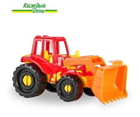 Трактор Каждый день пластиковый, 17 см