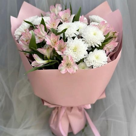 Букет живых цветов FLOWERTVER Альстромерия и хризантемы