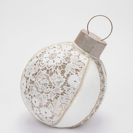 Украшение настольное James arts шар белый 26х25х31 см