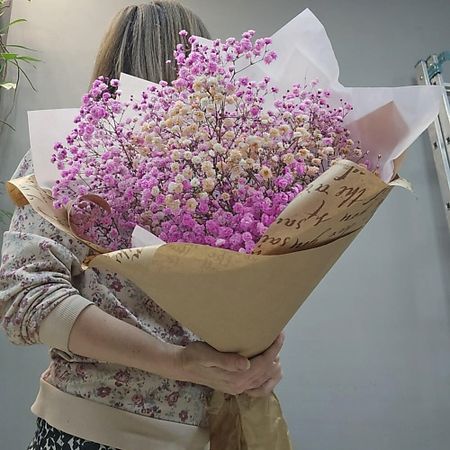 Букет живых цветов ДОМ ЦВЕТОВ АННЫ БАКАЛОВОЙ Букет из радужной гипсофилы. Тёплые оттенки