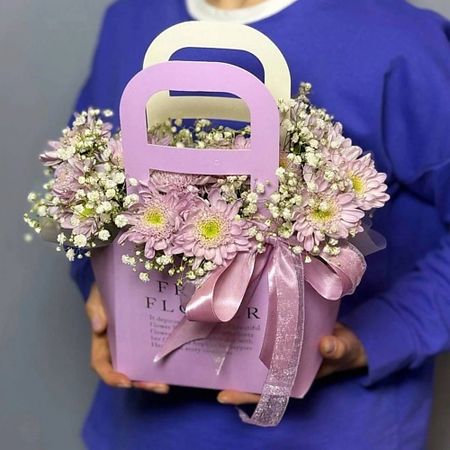 Букет живых цветов GLOW FLOWERS Сумочка с хризантемой и гипсофилой maxgoods парчовая сумочка для украшений