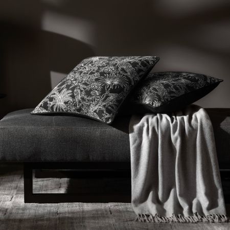 Подушка декоративная Togas Джанглос черный 50x50 см