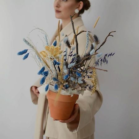 Букет из сухоцветов VLSHBN FLOWERS STATE Композиция из сухоцветов в кашпо в голубой оттенках