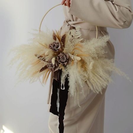 Букет из сухоцветов VLSHBN FLOWERS STATE Кольцо из сухоцветов в нежных оттенках с пампасной травой