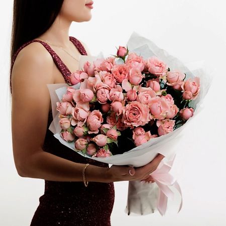 Букет живых цветов БУКЕТНАЯ ЛАВКА 15 Кустовых роз - Джульетта