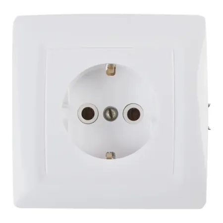 Розетка встраиваемая Reone с заземлением, цвет белый
