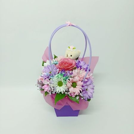 Букет живых цветов ЗЕФИРКО Композиция из розы, хризантемы и гипсофилы Цветы в сумочке с игрушкой 3 когтеточка для кошек major с лежанкой игрушкой и сизалевой дугой