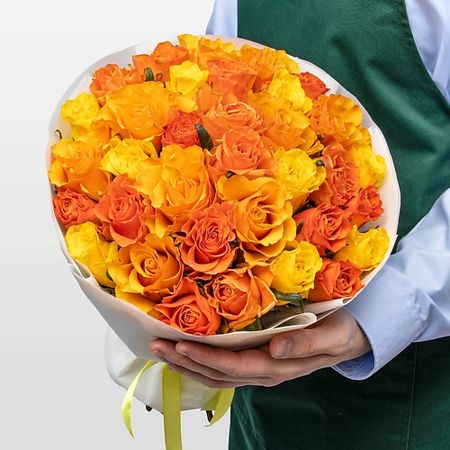 Букет живых цветов STUDIO FLORISTIC Букет Роз Кения 40 см желто-оранжевый микс 31 шт «Витамин Счастья» солнечная статуэтка кошки счастья acrddk
