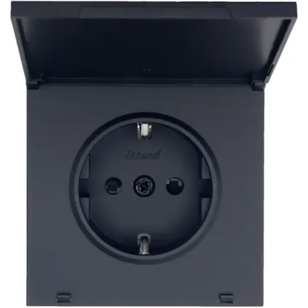 Розетка встраиваемая Lezard Zima с заземлением с крышкой IP44 цвет черный бархат