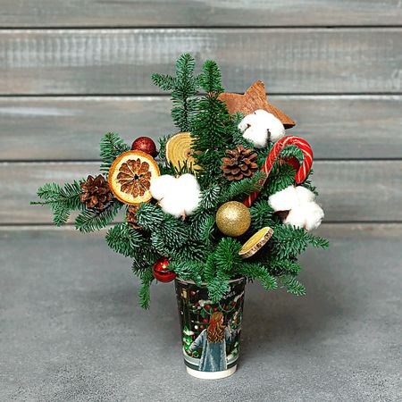 Букет живых цветов БУКЕТ МАРКЕТ ДАРИТЕ С УДОВОЛЬСТВИЕМ Новогодняя композиция в стакане №13 электрогирлянда новогодняя best technology 1080 led 39 9 м со стартовым шнуром