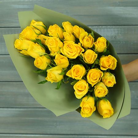 Букет живых цветов БУКЕТ МАРКЕТ ДАРИТЕ С УДОВОЛЬСТВИЕМ 23 желтые розы в упаковке Кения 40 см. автомобильные воронки из пластика желтые