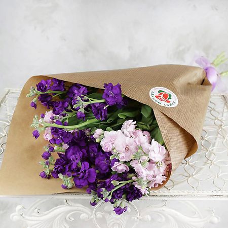 Букет живых цветов БУКЕТ МАРКЕТ ДАРИТЕ С УДОВОЛЬСТВИЕМ Букет из розовой и фиолетовой матиол чайник zisha xishi из фиолетовой глины