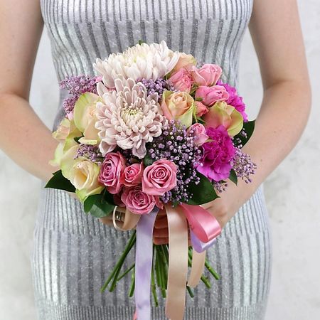 Букет живых цветов БУКЕТ МАРКЕТ ДАРИТЕ С УДОВОЛЬСТВИЕМ Букет из роз, гипсофил и гвоздик с листьями рускус подарочные пакеты с листьями эвкалипта fengrise