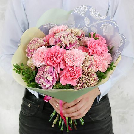 Букет живых цветов БУКЕТ МАРКЕТ ДАРИТЕ С УДОВОЛЬСТВИЕМ Букет из 25 лунных гвоздик с листьями фисташки подарочные пакеты с листьями эвкалипта fengrise
