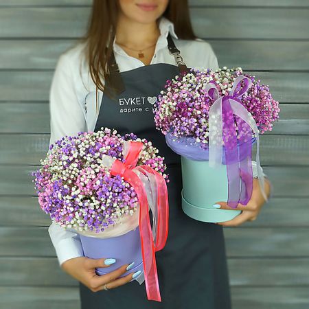 Букет живых цветов БУКЕТ МАРКЕТ ДАРИТЕ С УДОВОЛЬСТВИЕМ Разноцветная гипсофила в шляпной коробке