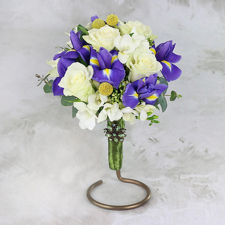 Букет живых цветов БУКЕТ МАРКЕТ ДАРИТЕ С УДОВОЛЬСТВИЕМ Букет невесты из ирисов, белых роз и фрезии свадебные ленты для подружек невесты hgdtff