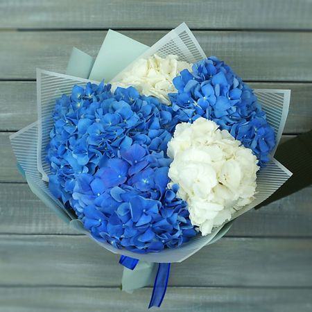 Букет живых цветов БУКЕТ МАРКЕТ ДАРИТЕ С УДОВОЛЬСТВИЕМ Букет из 5 гортензий в упаковке искусственный букет гортензий из шелка
