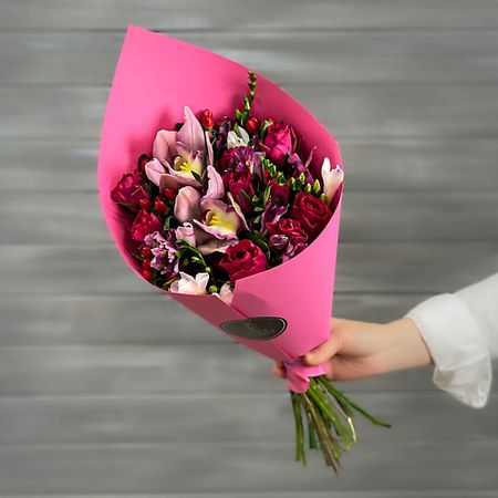 Букет живых цветов БУКЕТ МАРКЕТ ДАРИТЕ С УДОВОЛЬСТВИЕМ Букет из роз, орхидей и альстромерий