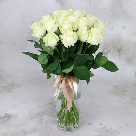 Букет живых цветов БУКЕТ МАРКЕТ ДАРИТЕ С УДОВОЛЬСТВИЕМ Букет из 25 белых роз - Аваланж Россия 60 см.