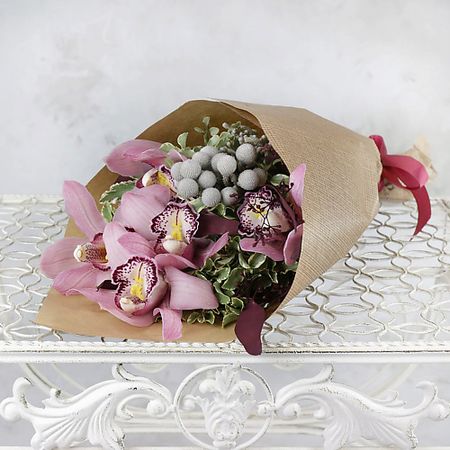 Букет живых цветов БУКЕТ МАРКЕТ ДАРИТЕ С УДОВОЛЬСТВИЕМ Букет из орхидеи, листьев питтоспорума и брунии искусственные орхидеи wqnjin 60 см