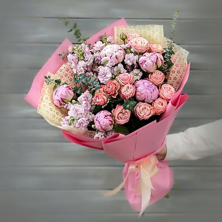 Букет живых цветов БУКЕТ МАРКЕТ ДАРИТЕ С УДОВОЛЬСТВИЕМ Букет из пионовидных роз, пионов и маттиолы искусственный шелковый букет пионов