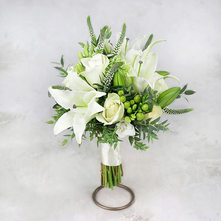 Букет живых цветов БУКЕТ МАРКЕТ ДАРИТЕ С УДОВОЛЬСТВИЕМ Букет невесты из лилий и роз свадебные ленты для подружек невесты hgdtff
