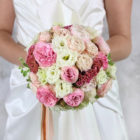 Букет живых цветов БУКЕТ МАРКЕТ ДАРИТЕ С УДОВОЛЬСТВИЕМ Букет невесты из пионовидных роз, лизиантуса и зелени свадебные ленты для подружек невесты hgdtff